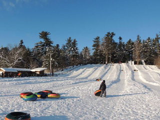 Snow tubing hill at Le Domaine de l'Ange-Gardien - Québec region