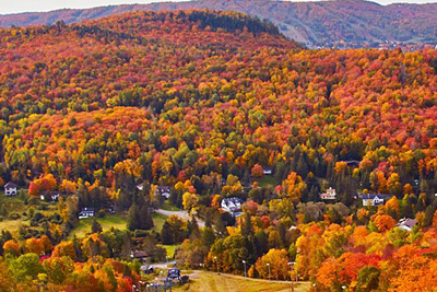 Access to Sommet Saint-Sauveur fall foliage