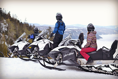 Expedition & snowmobile rental at the Saguenay Fjord