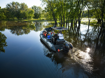 Boat ride through the wetlands of the Lac-St-Pierre Biosphere.