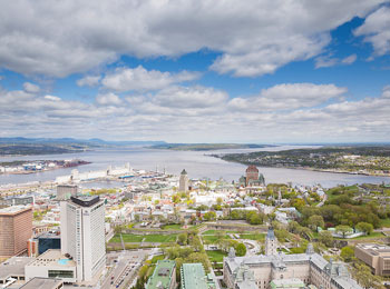 Panoramic view of Québec City and the St. Lawrence River.