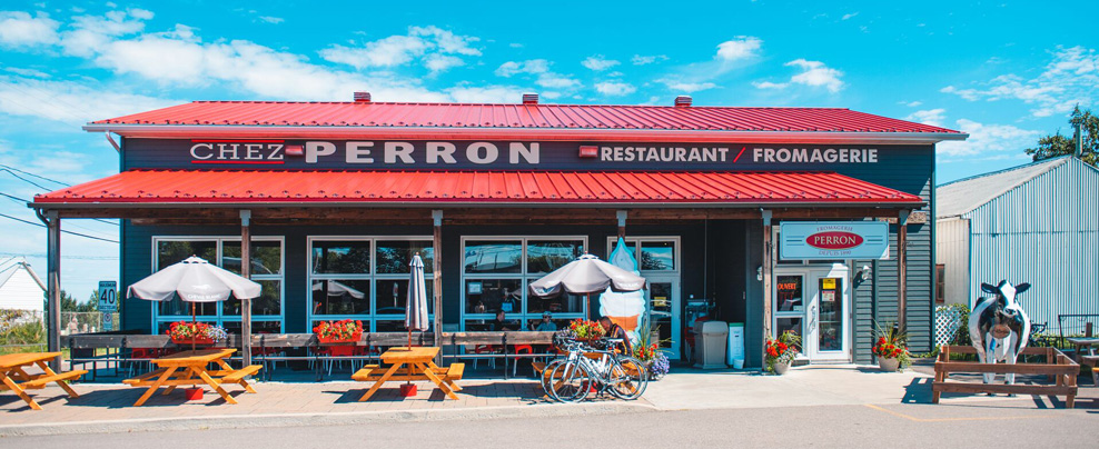  Fromagerie Perron cheese shop.